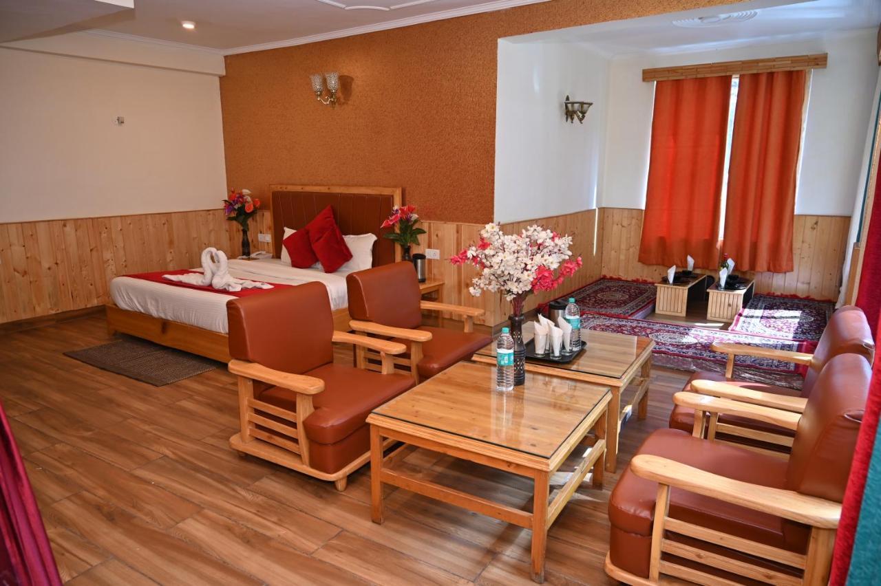 Hotel Seven Hills Manali Esterno foto