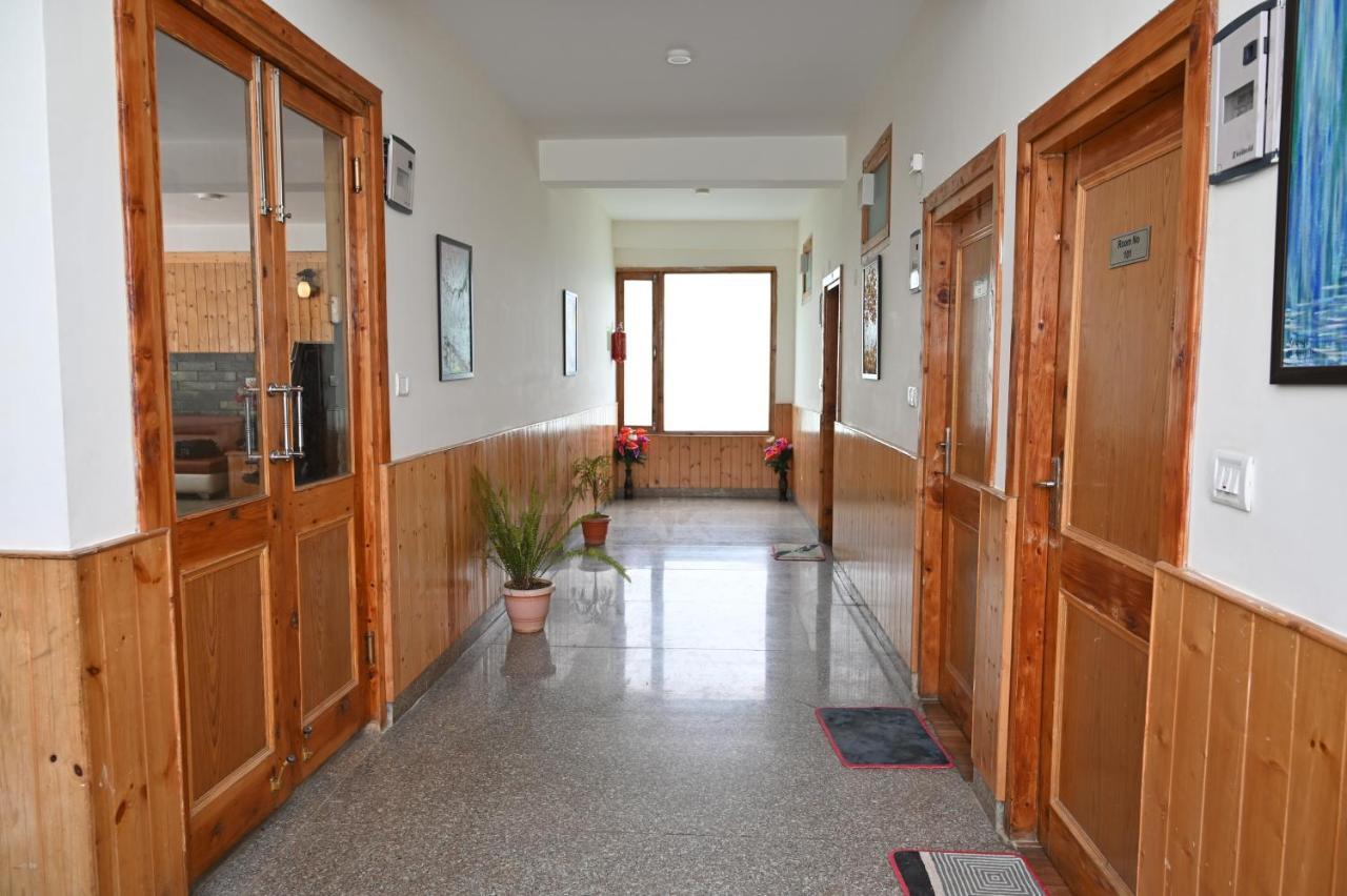 Hotel Seven Hills Manali Esterno foto