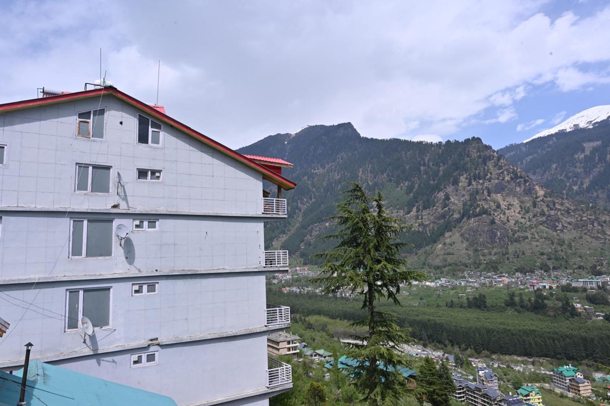 Hotel Seven Hills Manali Esterno foto