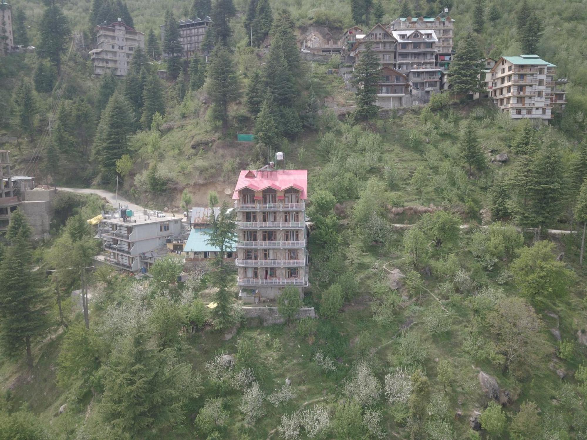 Hotel Seven Hills Manali Esterno foto