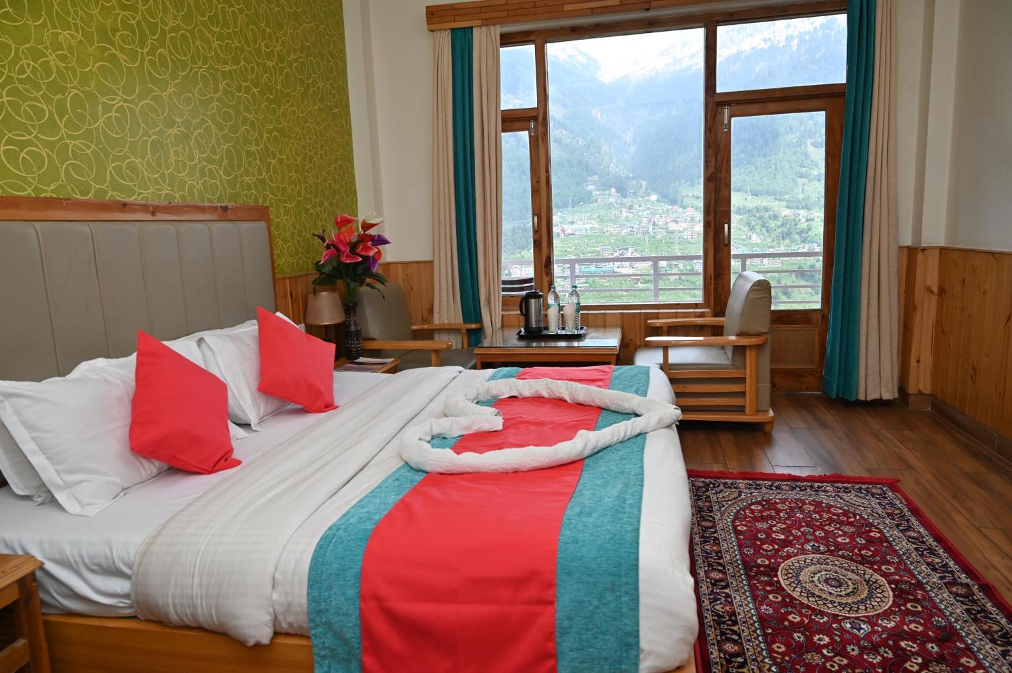 Hotel Seven Hills Manali Esterno foto