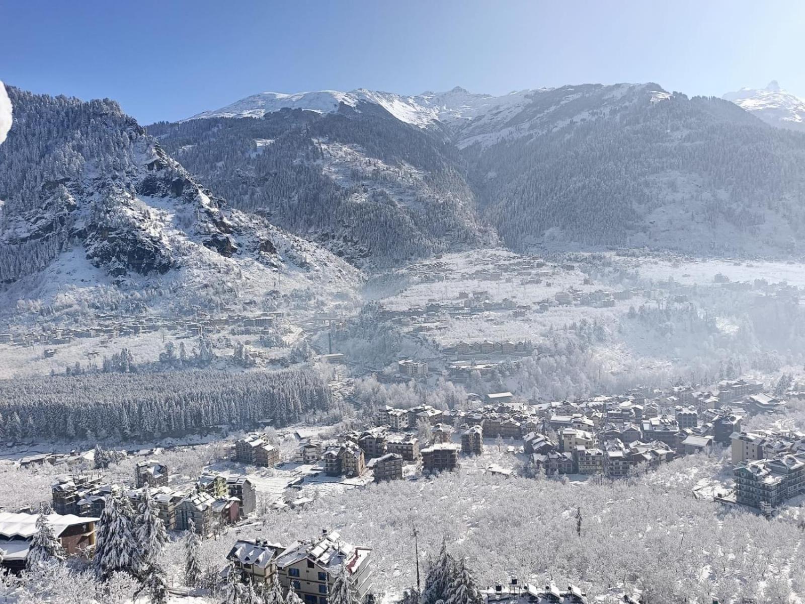 Hotel Seven Hills Manali Esterno foto