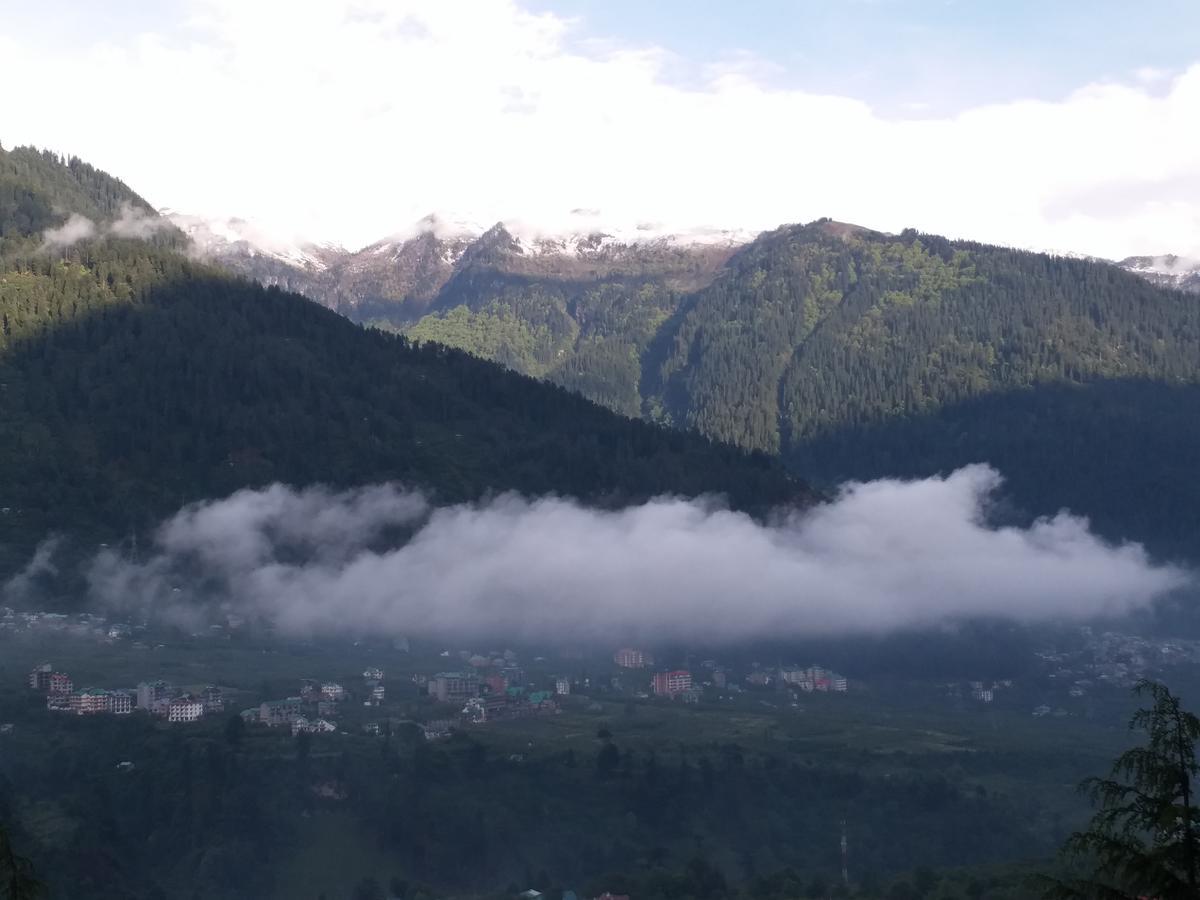 Hotel Seven Hills Manali Esterno foto