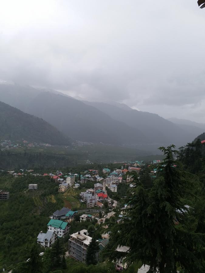 Hotel Seven Hills Manali Esterno foto