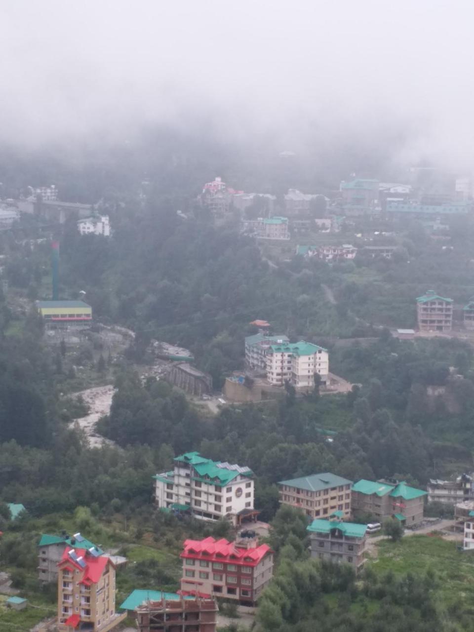 Hotel Seven Hills Manali Esterno foto